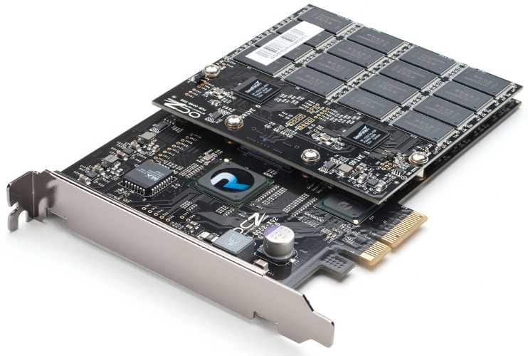 SSD накопитель для подключения через PCI-E разъем.